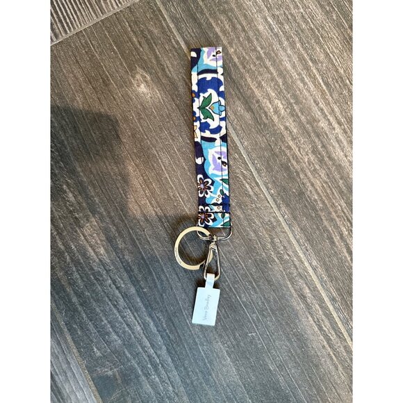 New Vera Bradley Lisbon Medallion Cool Wrist Key Chain - Picture 3 of 4